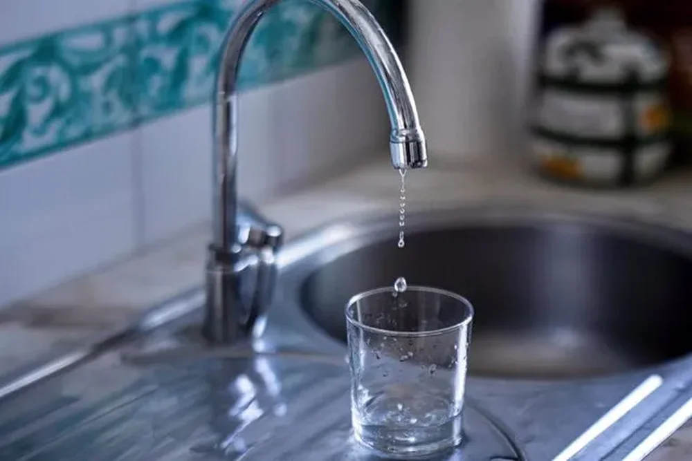 Health Alert: No Tap Water for Children Under 8 in Santa Cruz, Tenerife