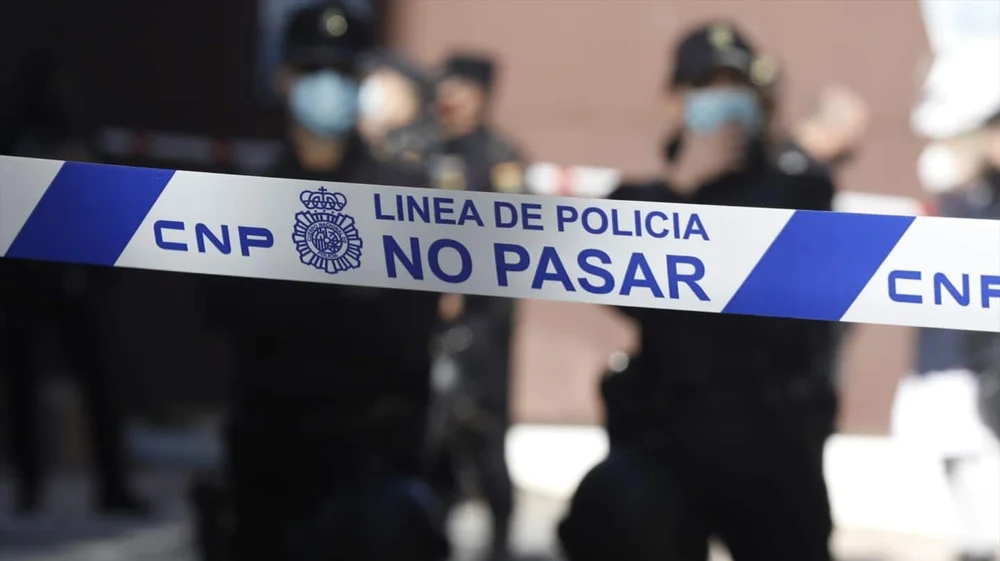 Secuestran a una chica de 24 años en Madrid y piden dinero y joyas por su liberación