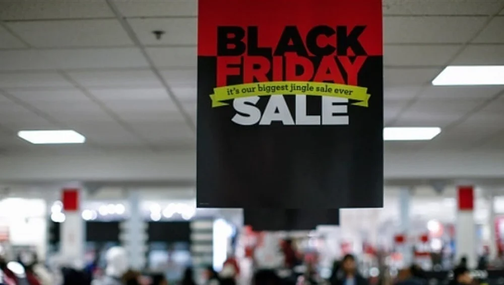 Beware: Cybercriminals Target Expats During Black Friday and Cyber Monday