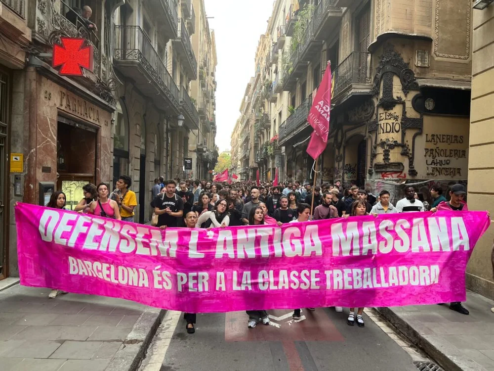 Massive Protest Against Eviction of Antiga Massana in Barcelona