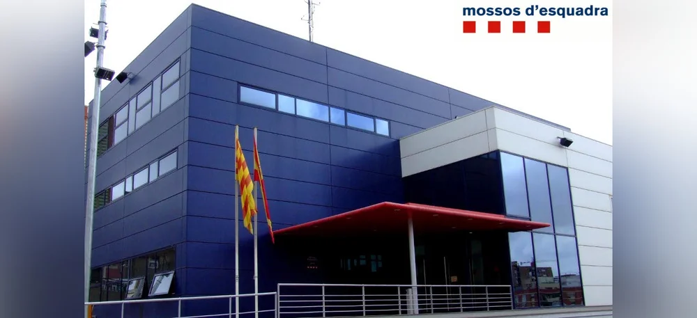 Mossos d'Esquadra Officer Arrested for Extortion in L'Hospitalet