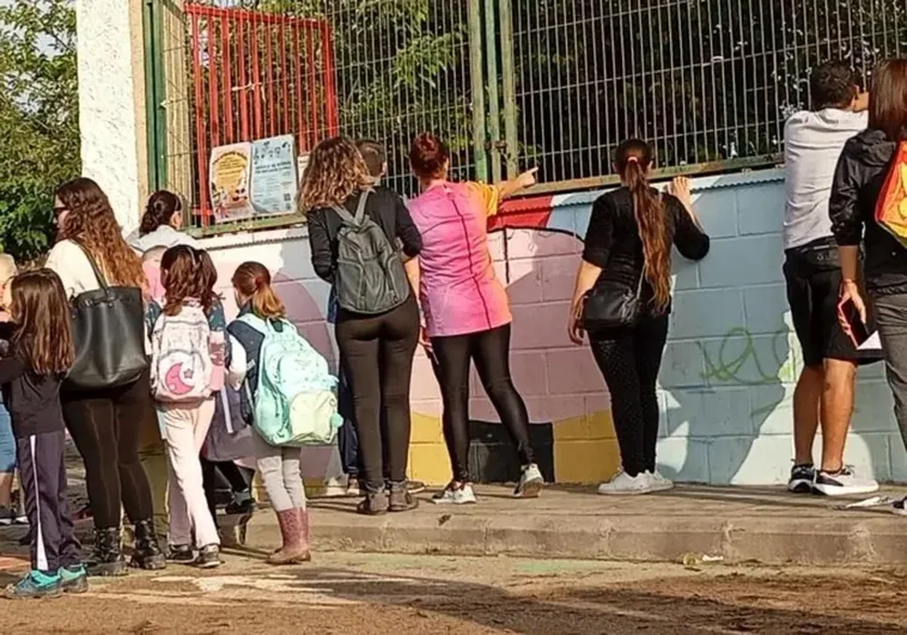 Valencia's Colegio Pedanía Sees Children's Return After Temporary Closure