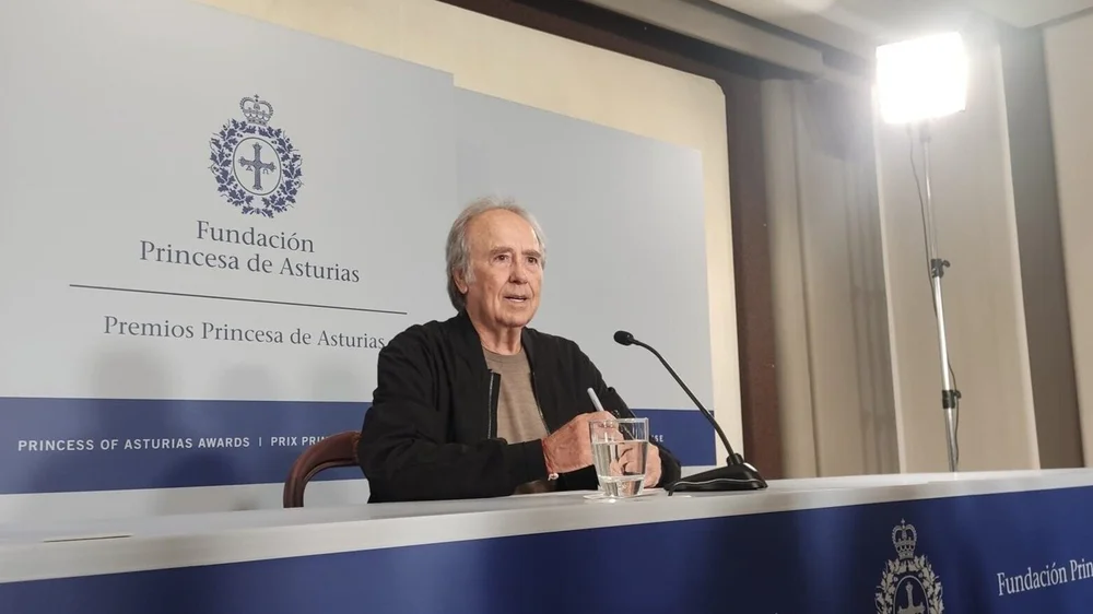 Joan Manuel Serrat Reflects on Returning to the Stage