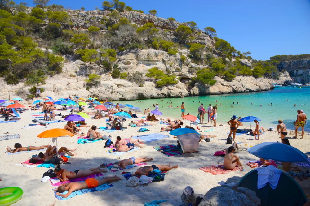 Illegal Tourist Rentals Surpass Legal Ones in Menorca, Raising Alarms