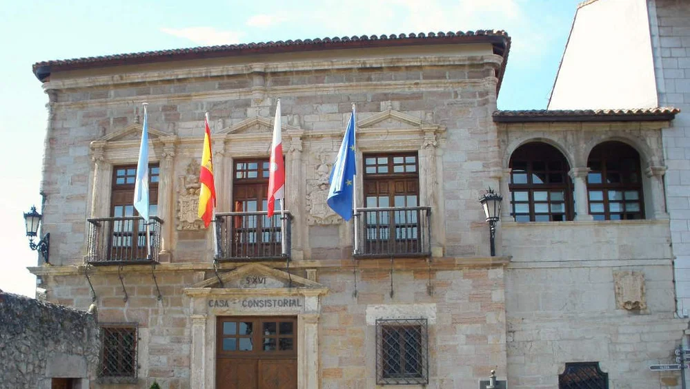 Municipalities in Spain Transfer Contracting Competencies to Regional Government