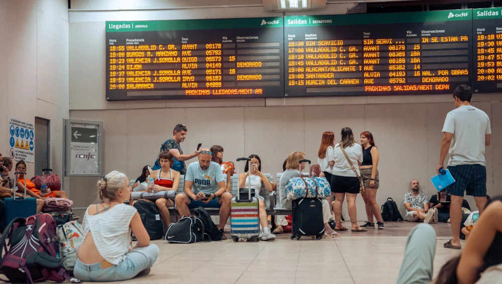 Train Derailment Between Atocha and Chamartín Affects Thousands of Commuters