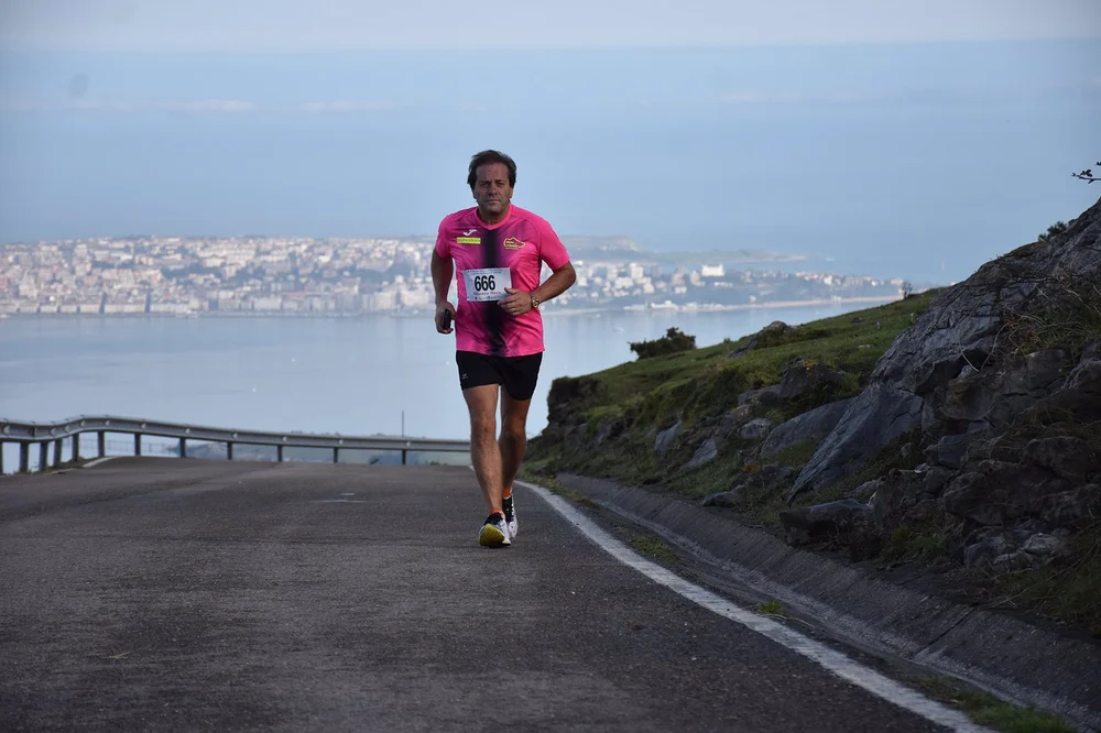 Traditional Nocturnal Ascent to Peña Cabarga Returns