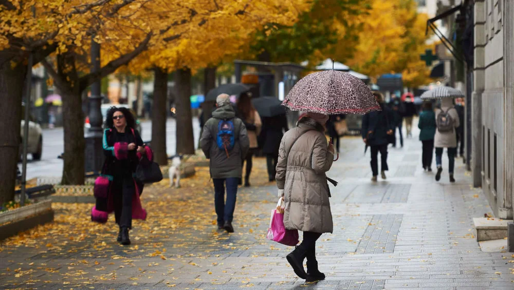 Cantabria estará este fin de semana en alerta naranja por fenómenos costeros, y amarilla por viento, lluvia y nevadas