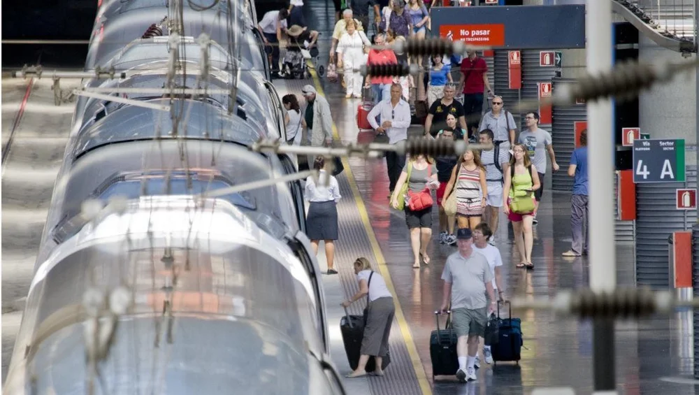 Renfe Announces Service Disruptions to Retrieve Derailed Train