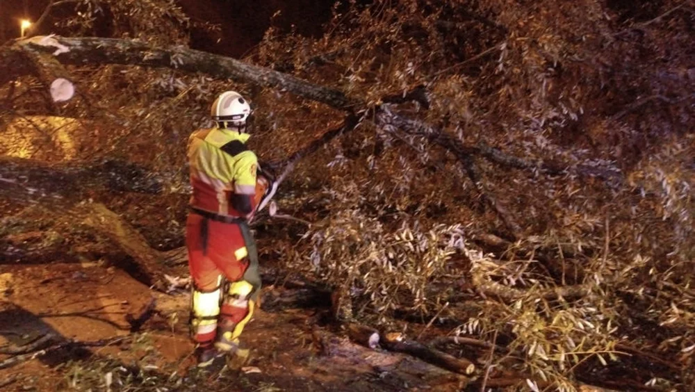 Severe Weather Hits Cantabria, Leaving Over 200 Incidents in Its Wake