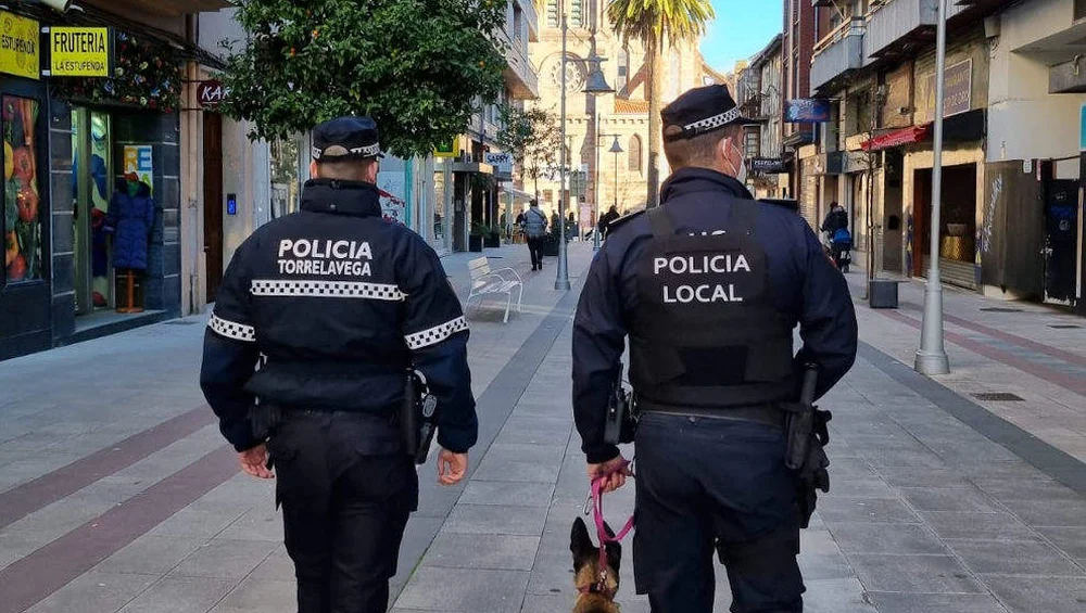 El sindicato policial de Torrelavega denuncia la falta de medios, de información y de respaldo institucional ante "la creciente ola de inseguridad" en la ciudad