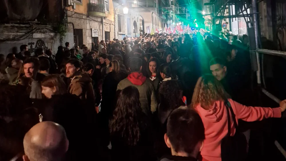 Teachers' Protest Gains Momentum in Spain: Over 2,000 Demonstrators Take to the Streets