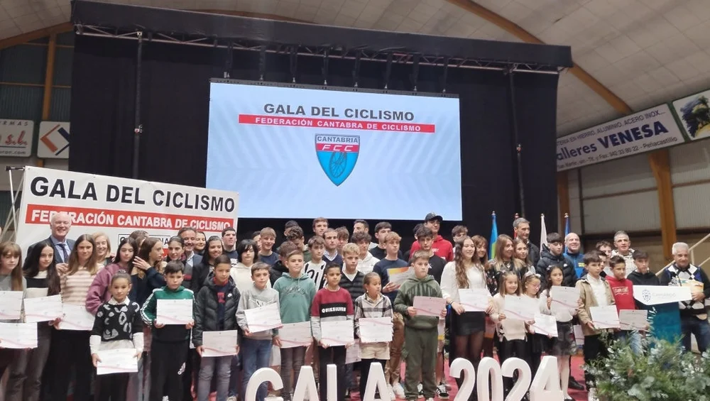 Gala del Ciclismo Cántabro Honors Outstanding Cyclists of the Season