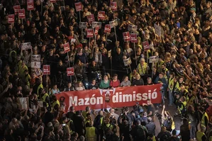 Massive Protest in Valencia Demands Resignation of Carlos Mazón